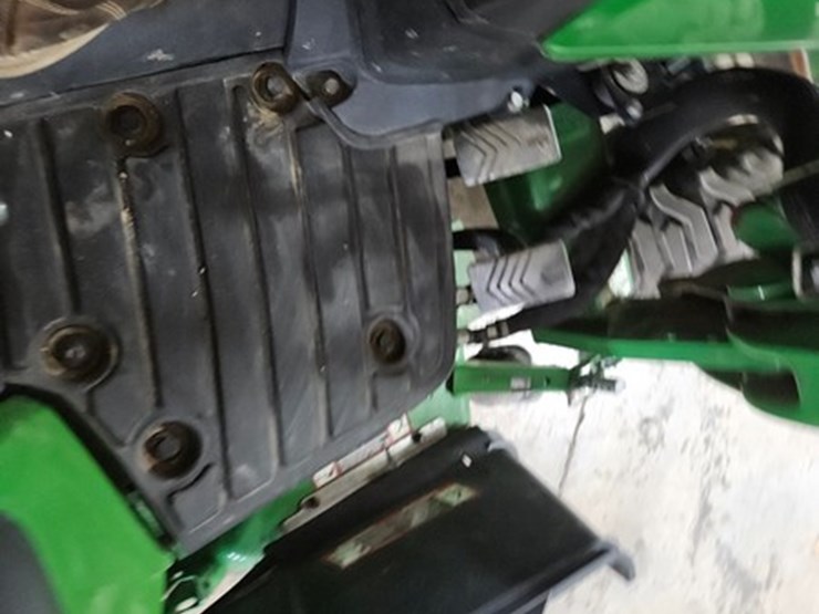 2018-john-deere-1025r-image-27