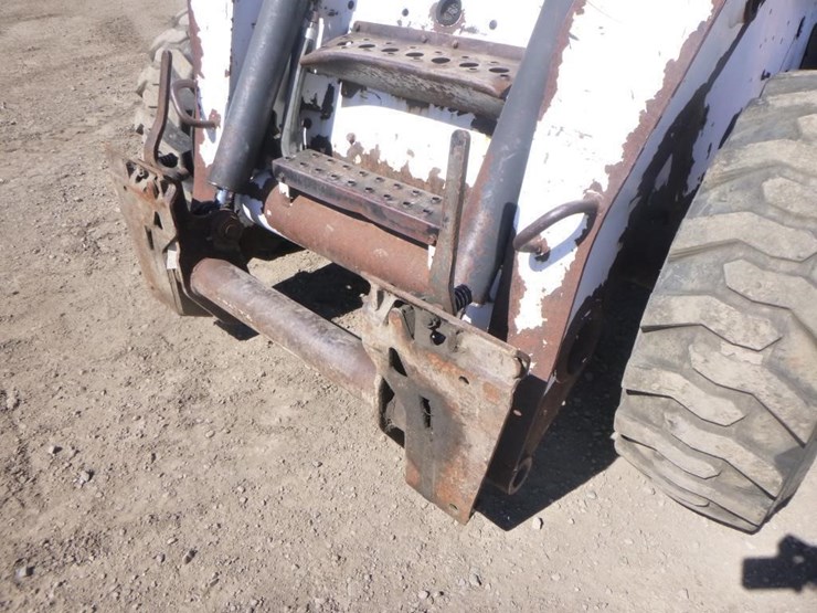 2005-bobcat-s300-image-9