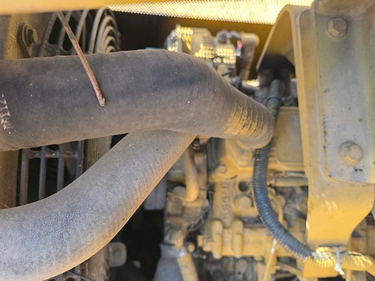 2007-caterpillar-d5g-image-11