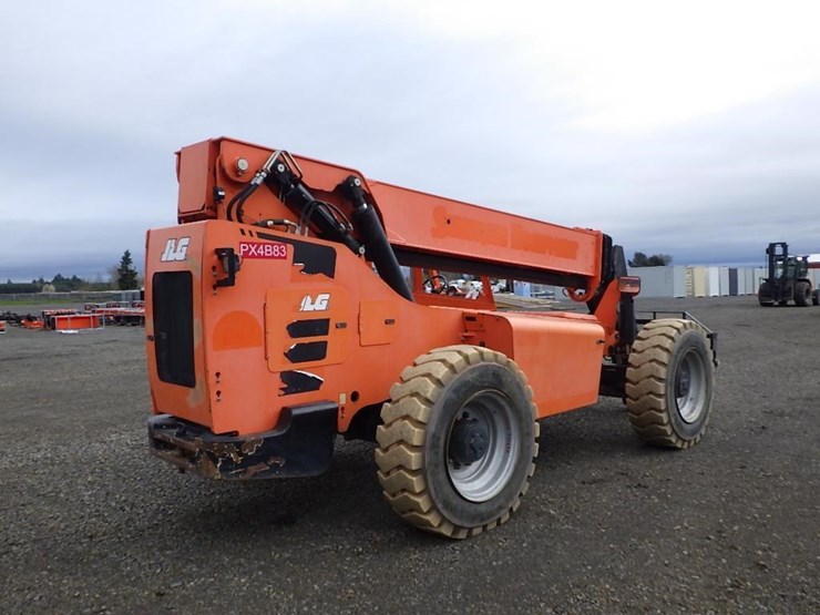2015-jlg-8042-image-5