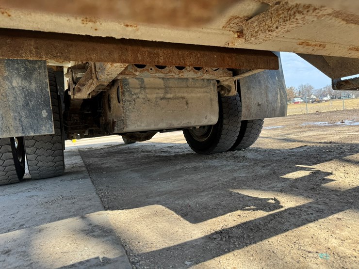 2018-isuzu-nrr-image-58