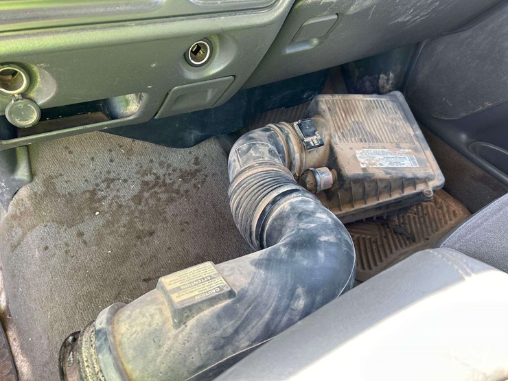 2005-chevrolet-3500-image-18