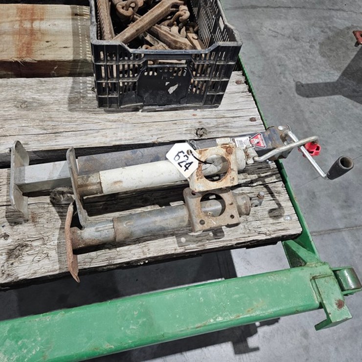 #624 • (3) Trailer Jacks