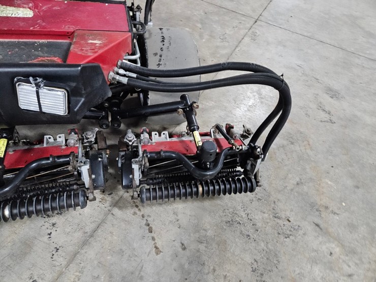 #695-•-toro-reelmaster-3550-d-fairway-mower-image-11