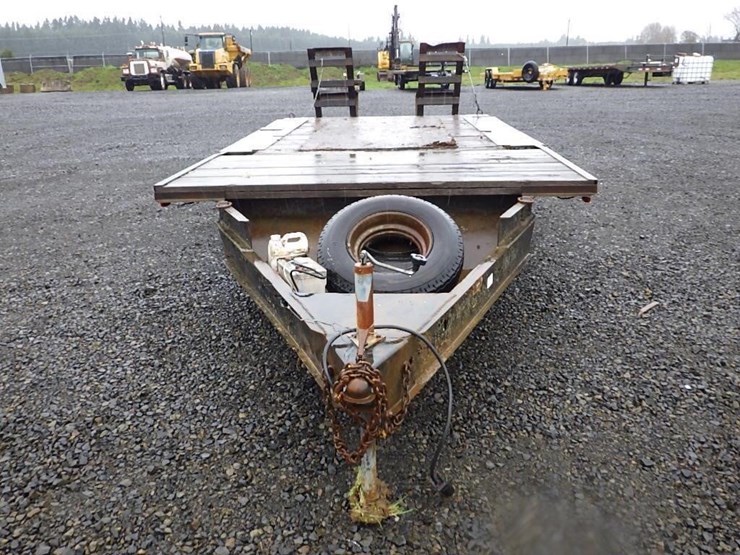 2010-hmde-14'-3-axle-flatbed-trailer-image-2