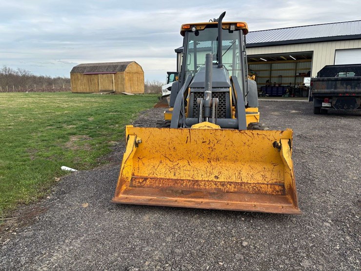2010-deere-310j-image-3