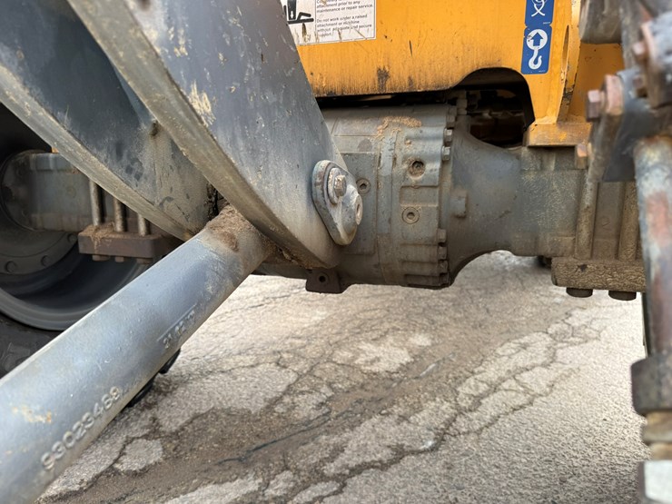 #3277-•-2016-liebherr-542-wheel-loader-w/-plow-and-chains-image-47