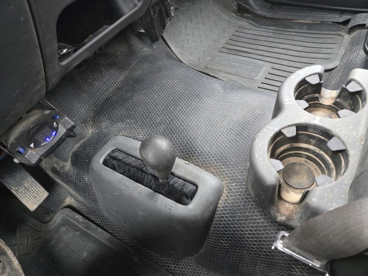 #50-•-2006-chevroley-k2500-hd-truck-image-19