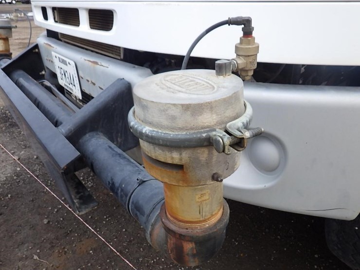 2016-freightliner-m2-15'-t/a-water-truck-image-15