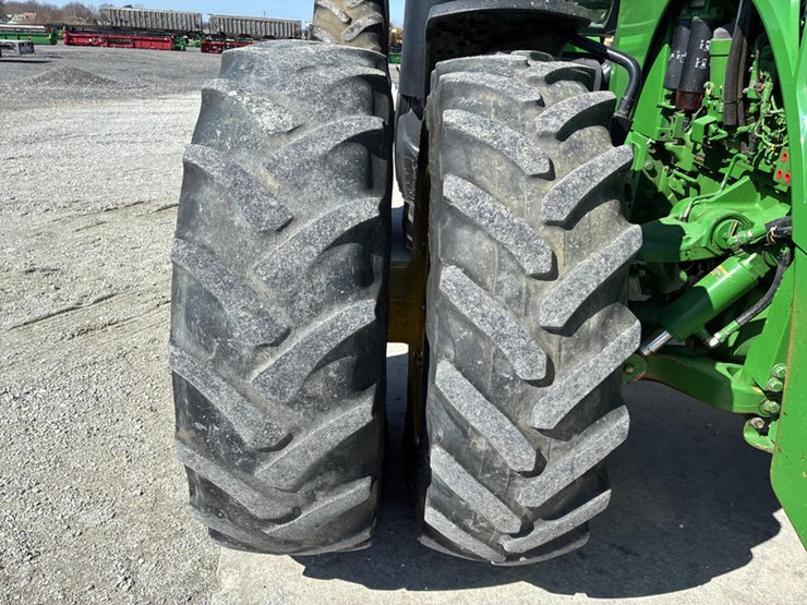 2013-john-deere-8360r-image-41