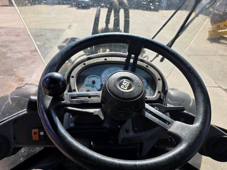 2011-caterpillar-924h-image-17