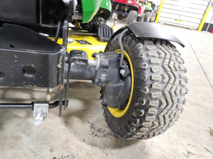 2020-john-deere-x758-image-32