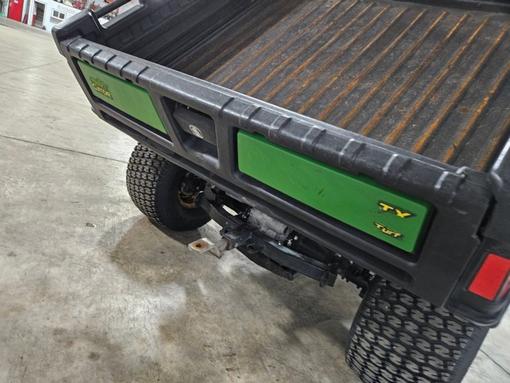 john-deere-turf-gator-image-17