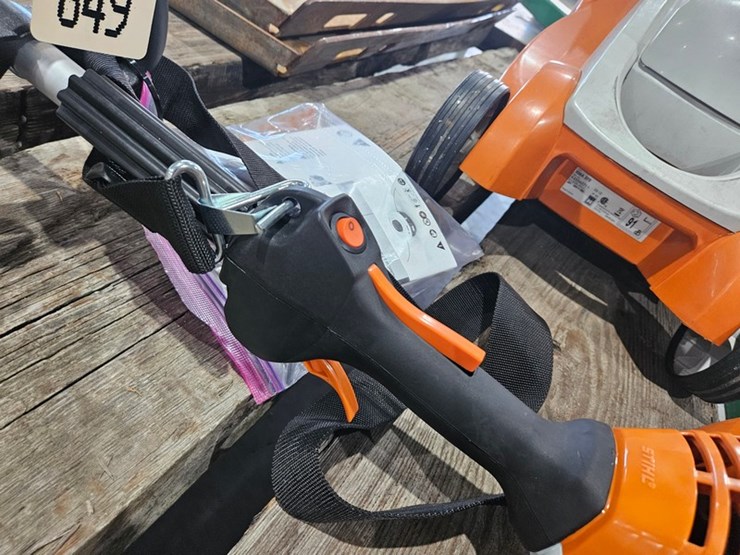 #649-•-2025-stihl-fs70r-string-trimmer-image-6