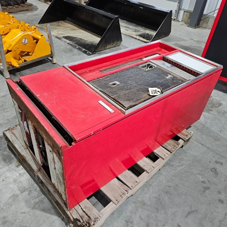 #705 • Cavalier Coke Vending Machine