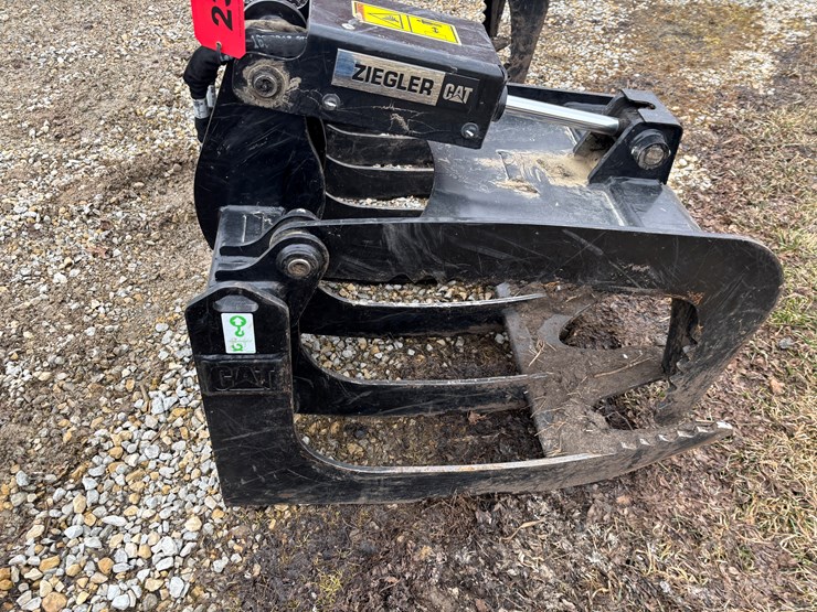#2324-•-caterpillar-84"-skid-steer-grapple-bucket-image-4