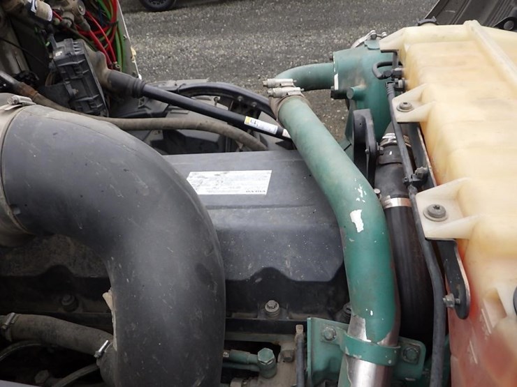 2011-volvo-vnl-t/a-truck-tractor-image-21