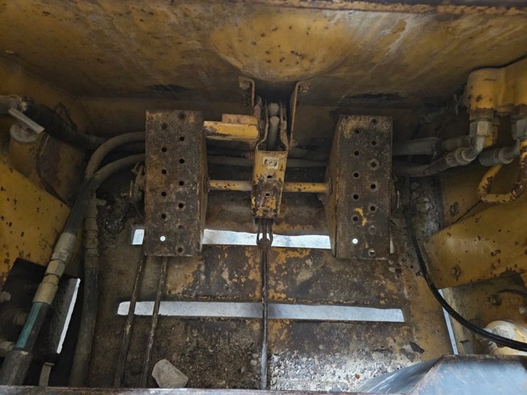 new-holland-l555-image-18