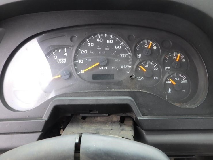 2004-izuzu-tilt-cab-22'-s/a-cab-and-chassis-image-27