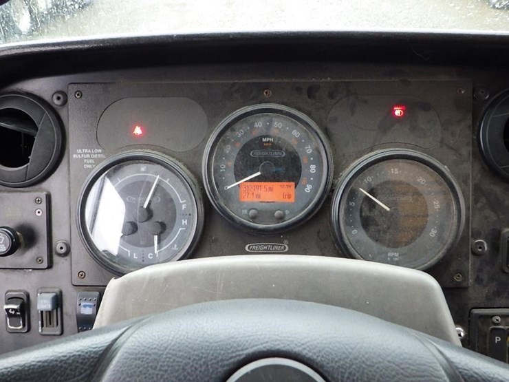 2008-freightliner-mt45-image-24