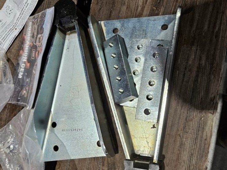 #693-•-b&w-companion-gm-5th-wheel-mount-image-9