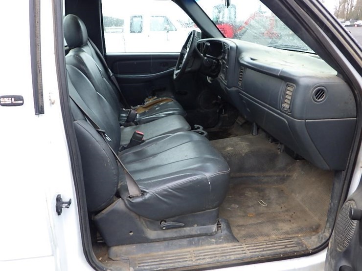 2001-gmc-2500-image-14