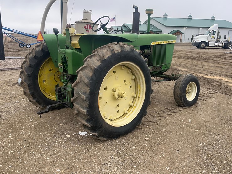 john-deere-3020-image-6