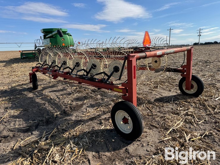 h&s-12-wheel-high-capacity-rake-image-7