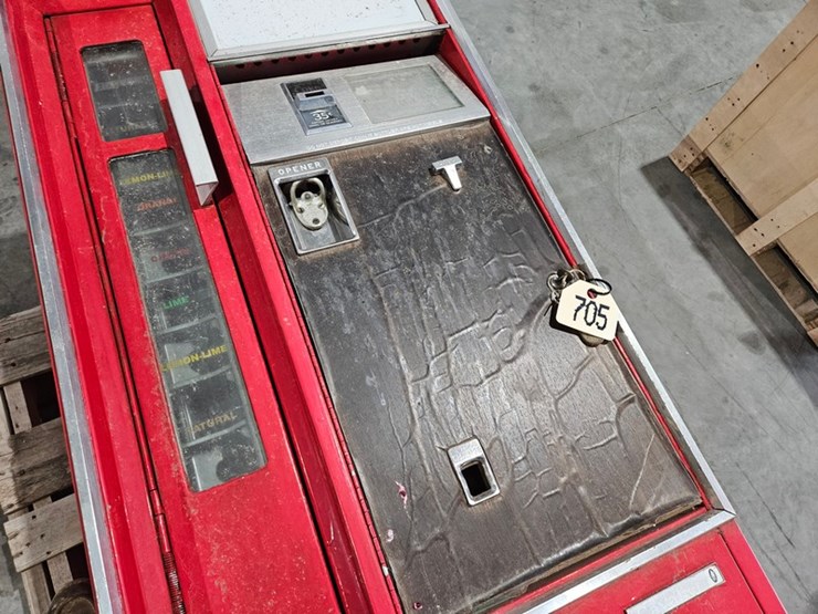 #705-•-cavalier-coke-vending-machine-image-9