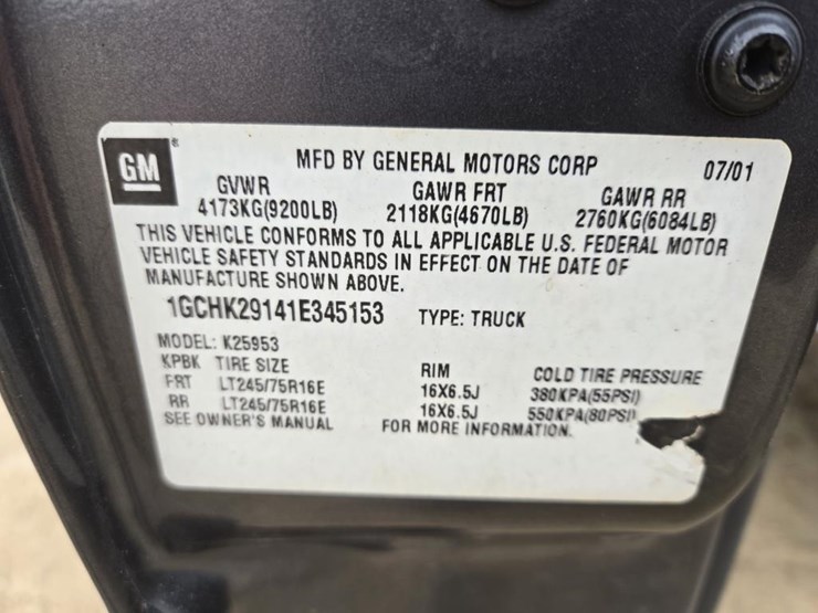 2001-chevrolet-k2500-image-17