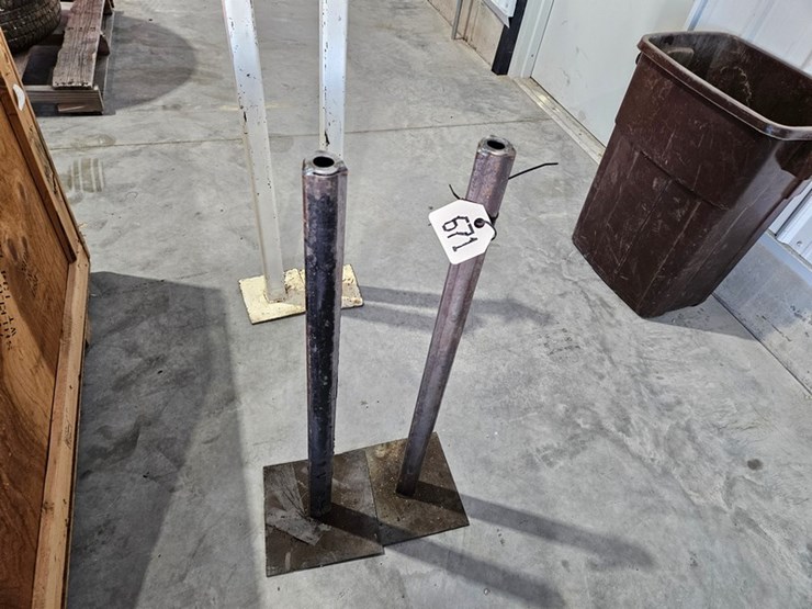 #671-•-2-support-stands-image-1