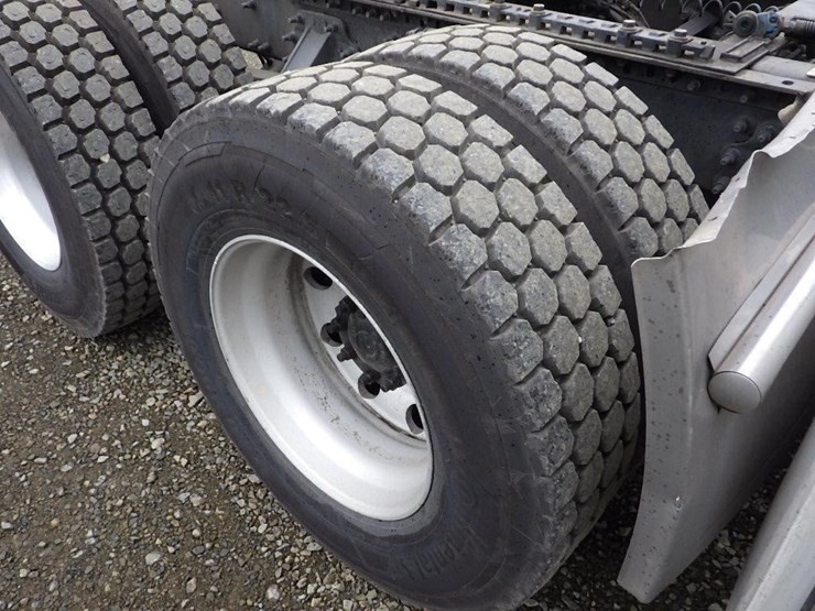 2011-volvo-vnl-t/a-truck-tractor-image-27