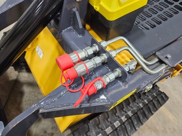 chevrolet-1ton-image-12