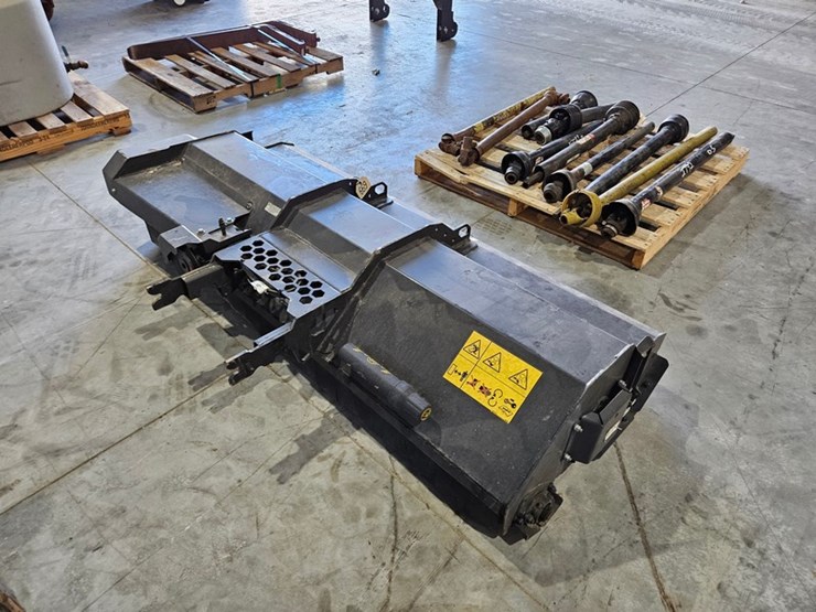 #669-•-bobcat-72"-front-mount-flail-mower-image-5