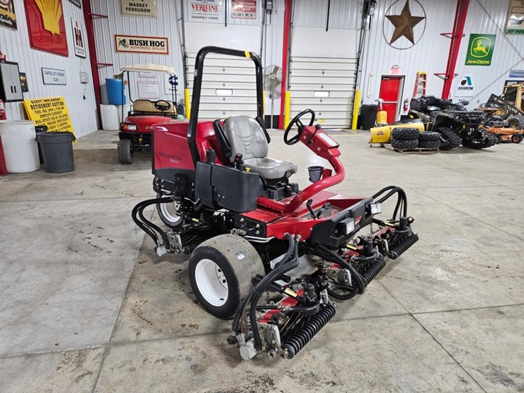#695-•-toro-reelmaster-3550-d-fairway-mower-image-7