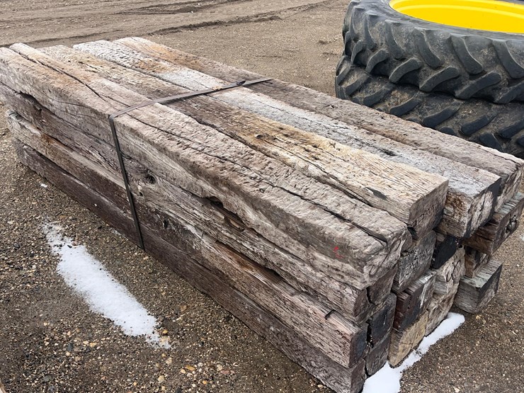 16-railroad-ties-image-1