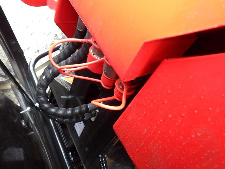 2026-agt-sda-140t-skid-steer-tracked-loader-image-7