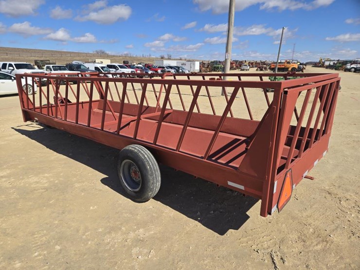 #226-•-portable-hay-feed-wagon-image-4