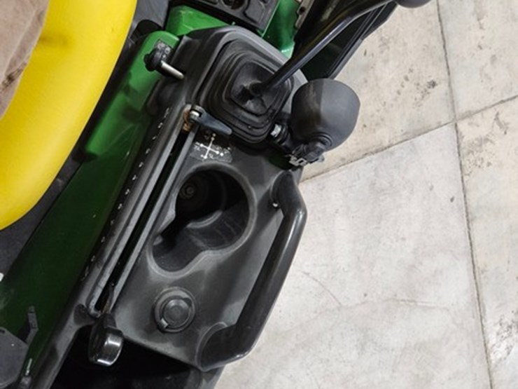 2018-john-deere-1025r-image-26