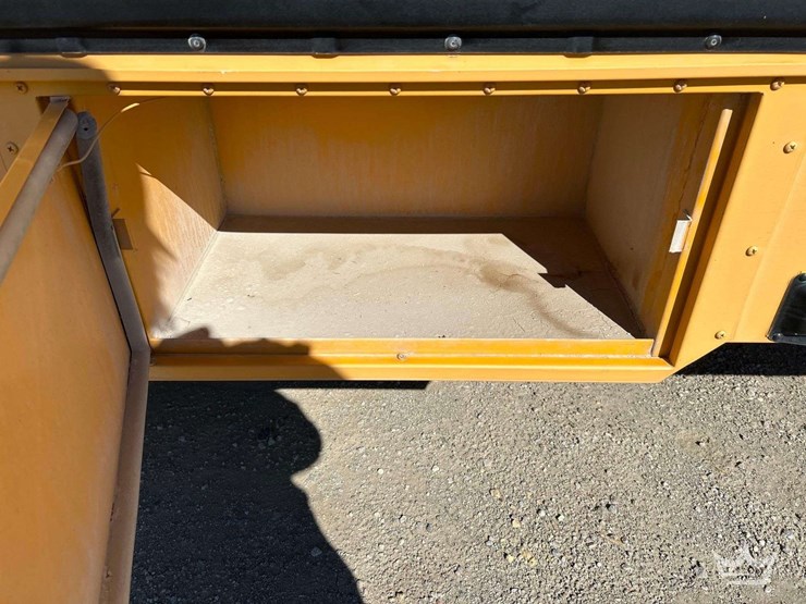 2010-chevrolet-tahoe-image-12