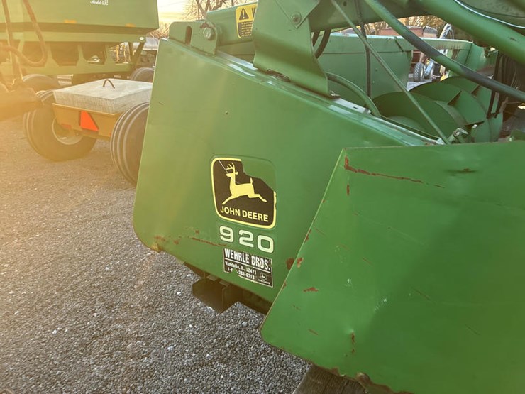 1988-john-deere-920-image-9