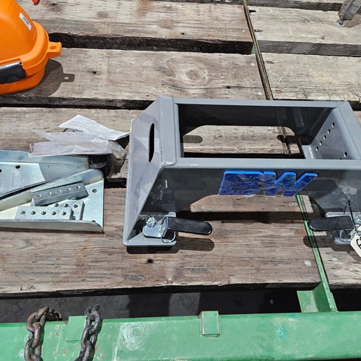 #693 • B&W Companion GM 5th Wheel Mount