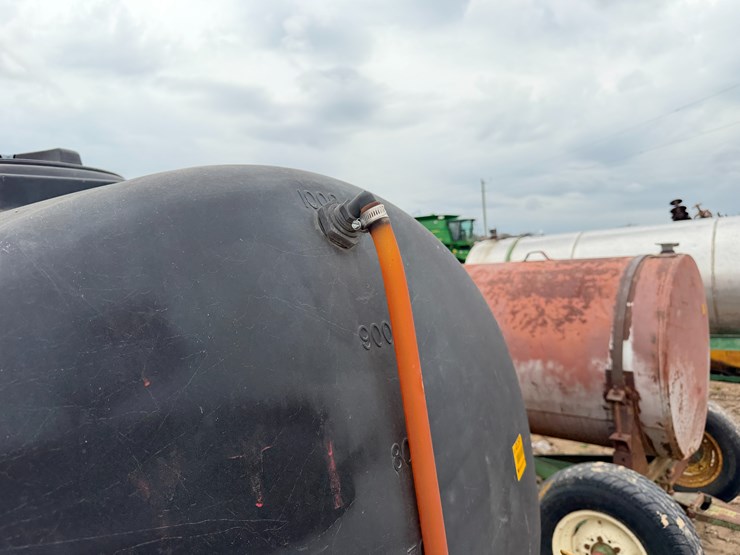 #41261-•-kbh-1000-gallon-fuel-wagon-image-40