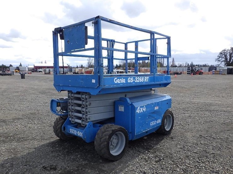 2008-genie-gs-3268-scissor-lift-image-1