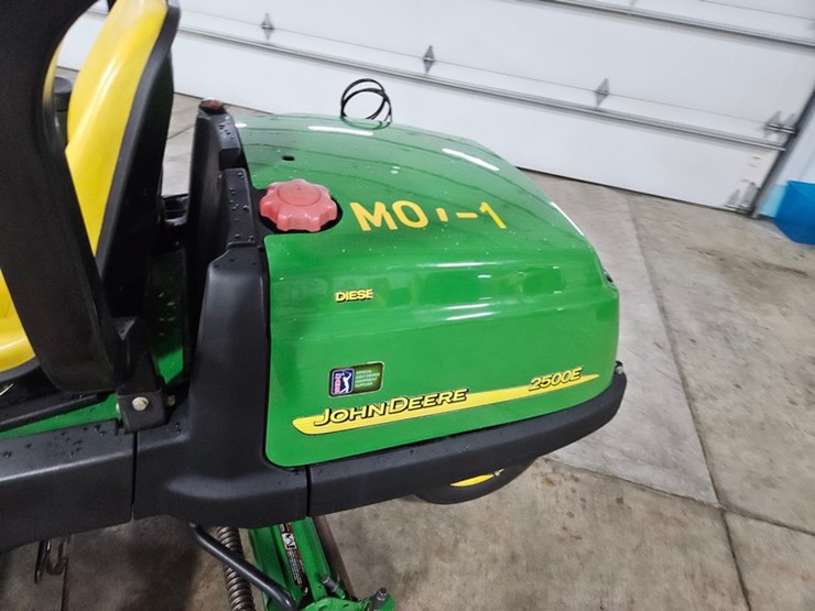 john-deere-2500e-image-24
