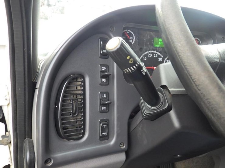 2018-freightliner-m2-15'-t/a-dump-truck-image-33