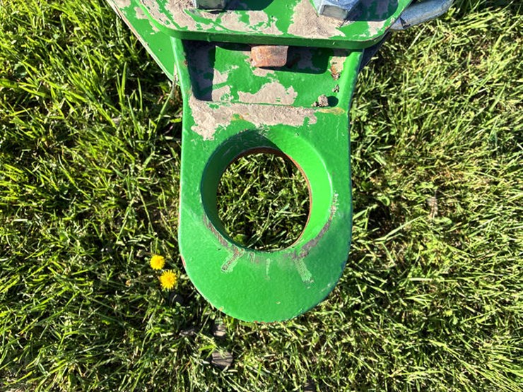 2014-john-deere-2210-image-10