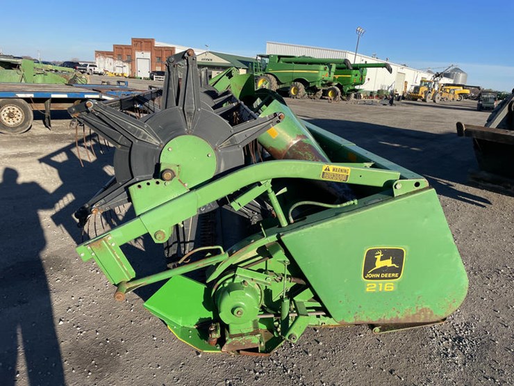 john-deere-216-image-4
