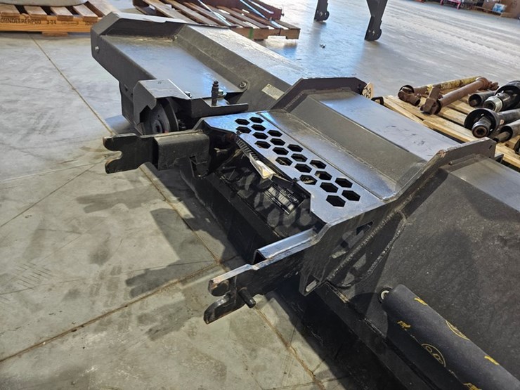 #669-•-bobcat-72"-front-mount-flail-mower-image-8