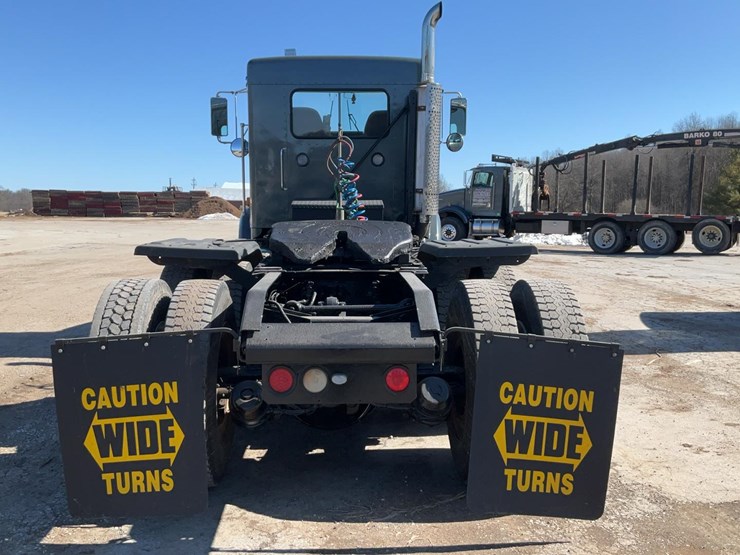 1999-kenworth-t800b-image-4